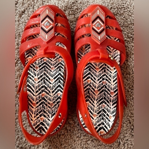 Crocs, Aztec design, size 12 - Picture 3 of 9